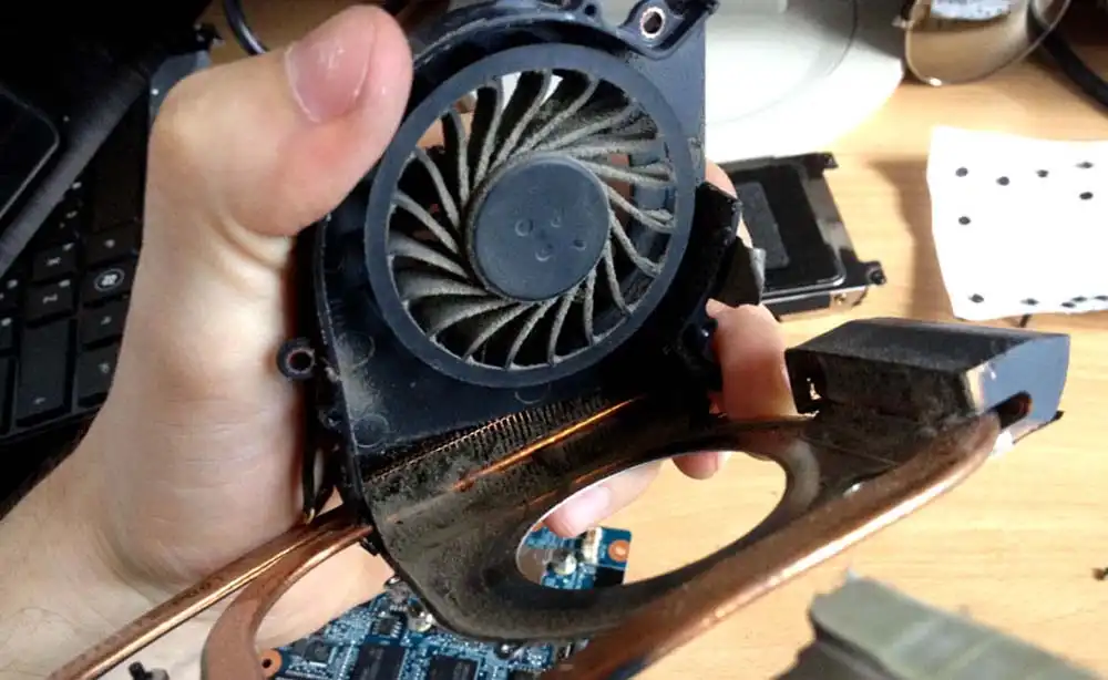 Чистка ноутбука HP от пыли в Елабуге | Замена термопасты